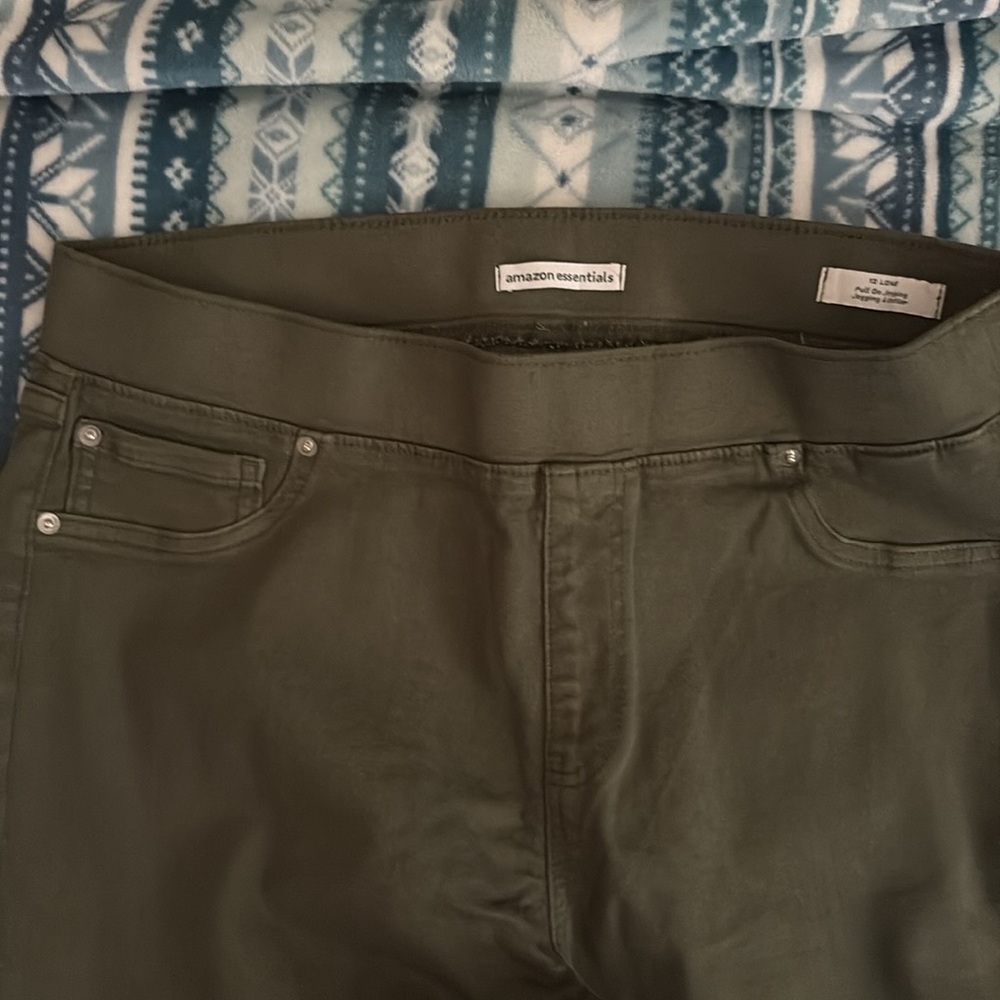 New Amazon Essentials Dark Green Pants - Picture 1 of 8